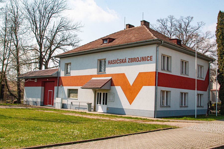 File:Horní Roveň - hasičská zbrojnice.jpg