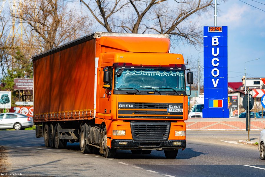 File:Some pics from the Roundabout Leaving Bucov for Ploiesti on the B1 (32492806037).jpg