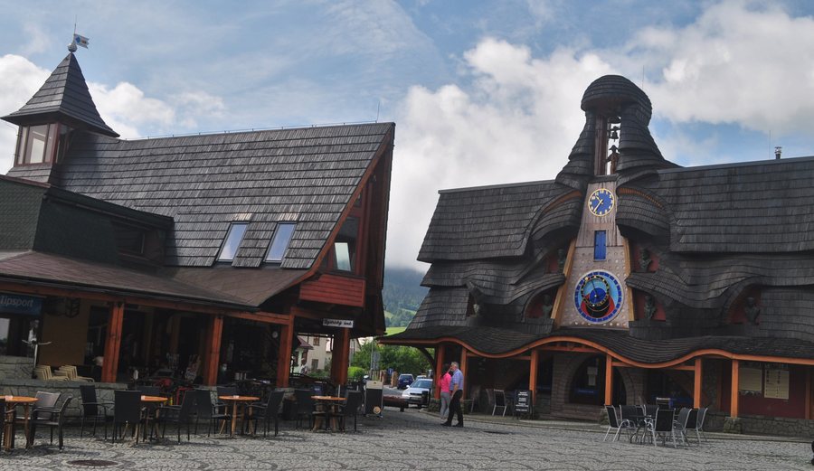 File:Stará Bystrica town square.jpg