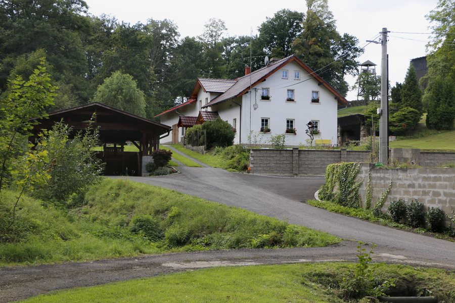 File:Františkov nad Ploučnicí, Mlatce, house No 24.jpg