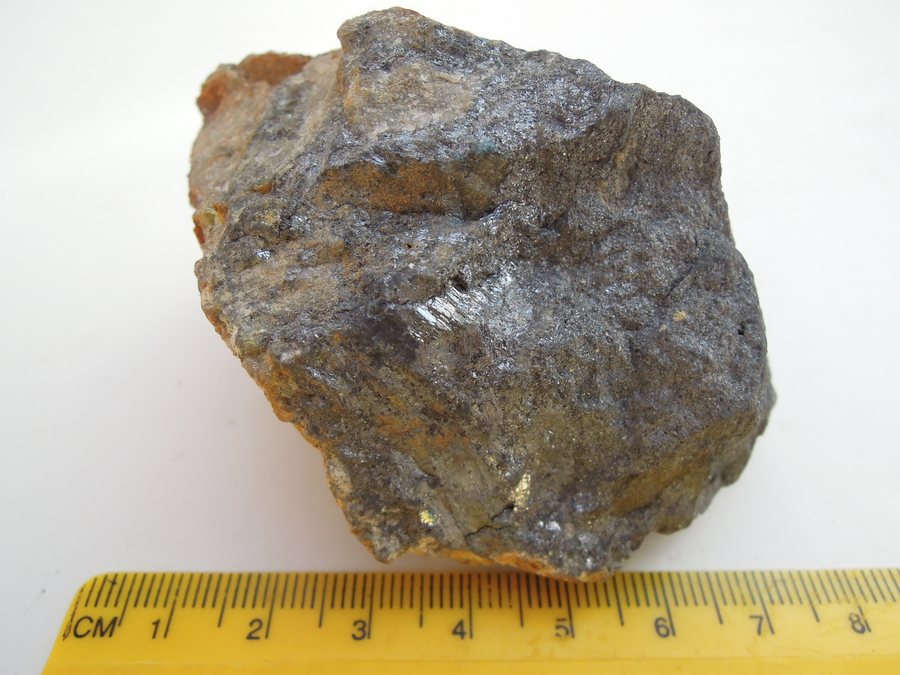 File:Antimonite (Sb2S3), Dúbrava, Slovakia (13403700454).jpg