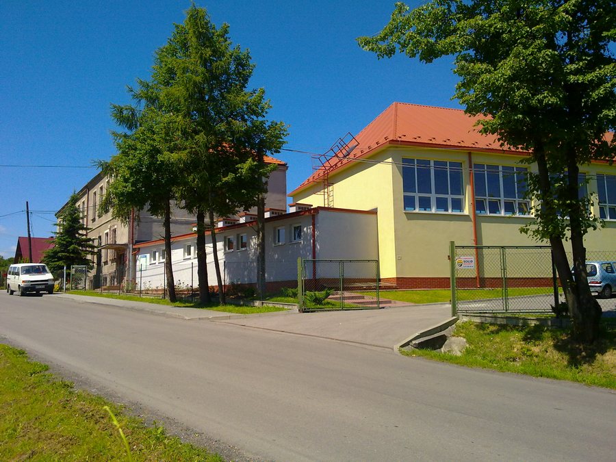 Primary school in Włosań