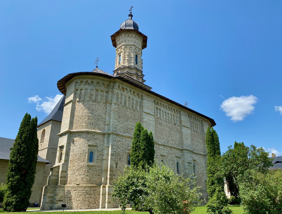 File:Monestir de Dragomirna - Església.jpg