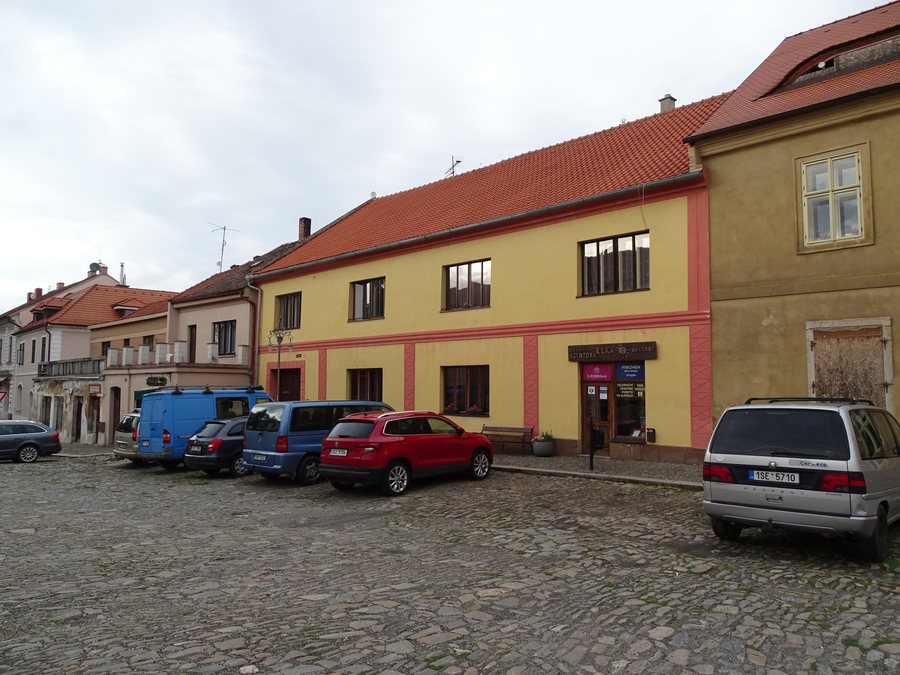 File:Kouřim, Mírové náměstí čp. 10.jpg