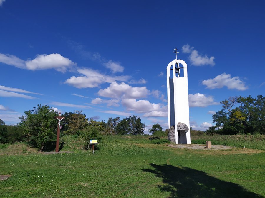File:Močenok (Gorazdov) kaplnka 03.jpg