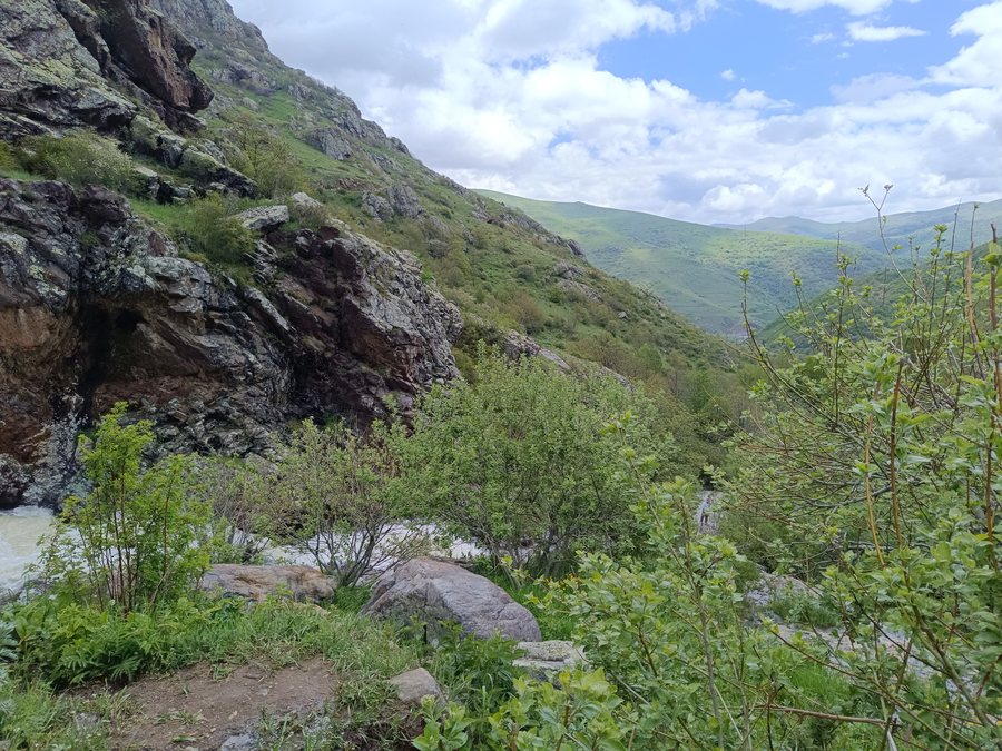 Meghradzor Waterfall, Kotayk Province ԱԹ 03.jpg