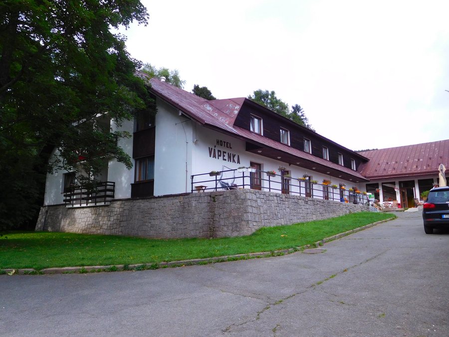 File:Horni Alberice 13 Hotel Vapenka.jpg