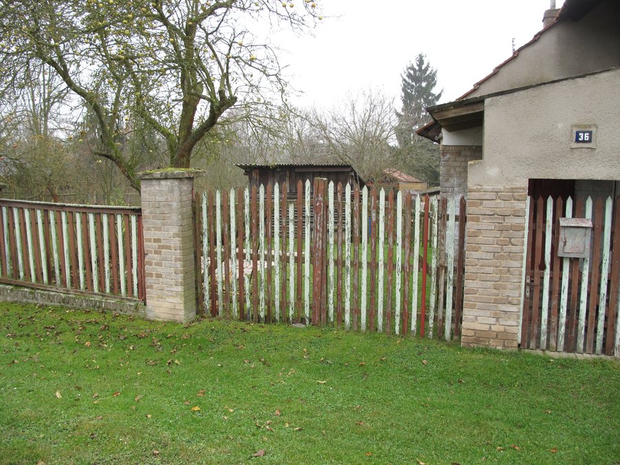 File:Nový Dům, branka.jpg