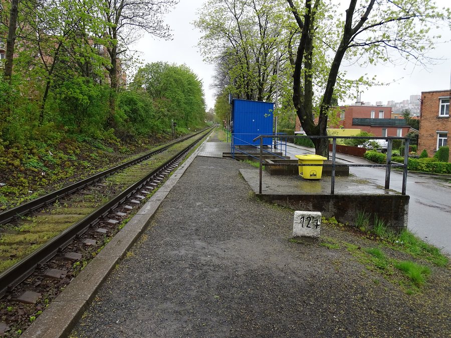 File:Zastávka Zlín-Podvesná.jpg