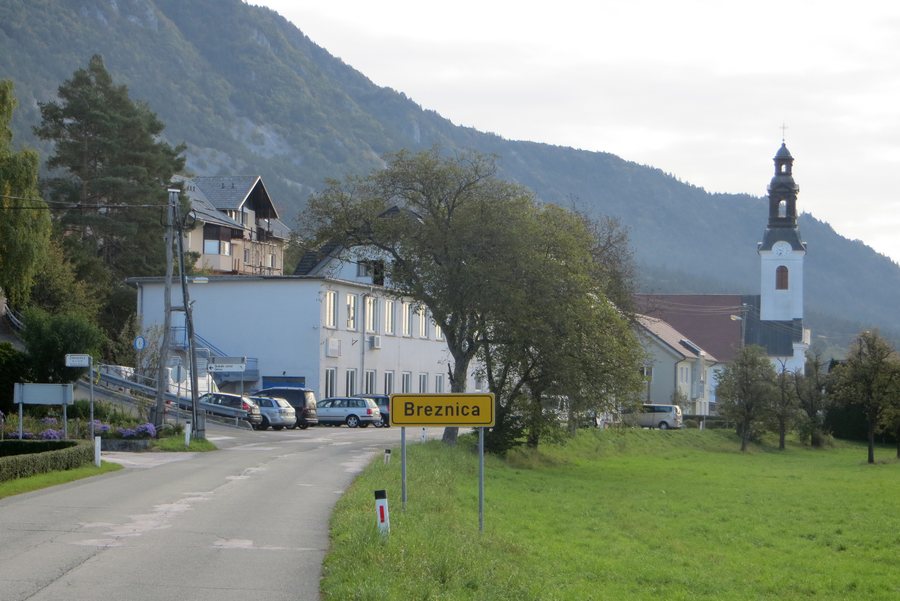File:Breznica Zirovnica Slovenia 2.jpg
