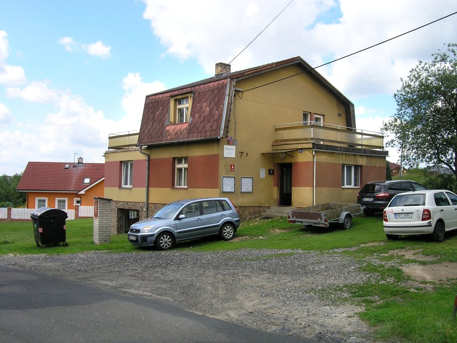 File:Sulice, municipal office.jpg
