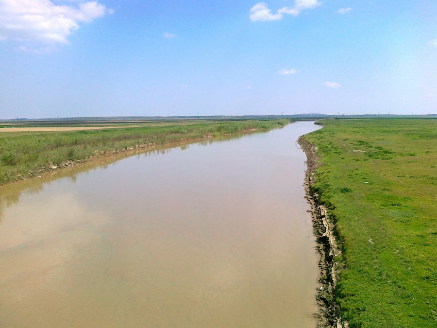 File:Ialomita River crossing DN 2A.jpg