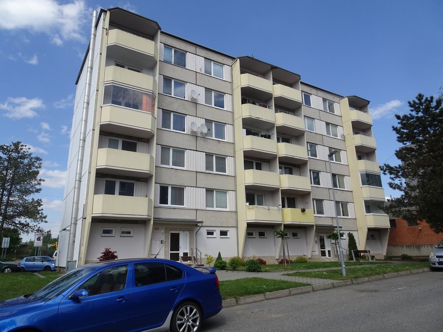 File:Slušovice, Družstevní 435.jpg