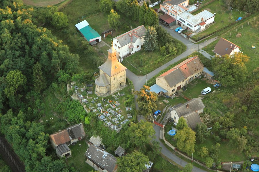 File:Kostel sv. Mikuláše (Vinec).JPG