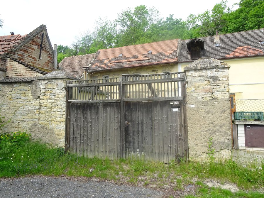 File:Kyškovice 12 brána.jpg