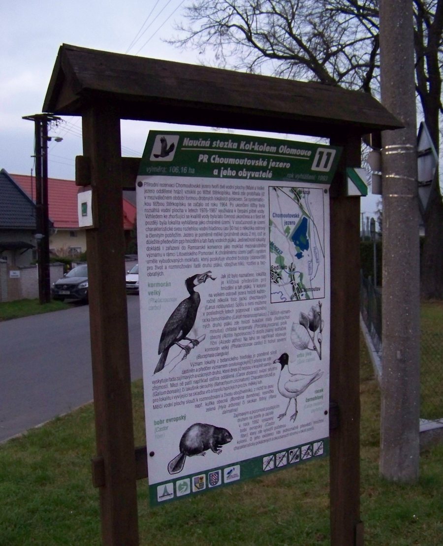File:Chomoutov, NS Kol-kolem Olomouce, 11 - Chomoutovské jezero.jpg