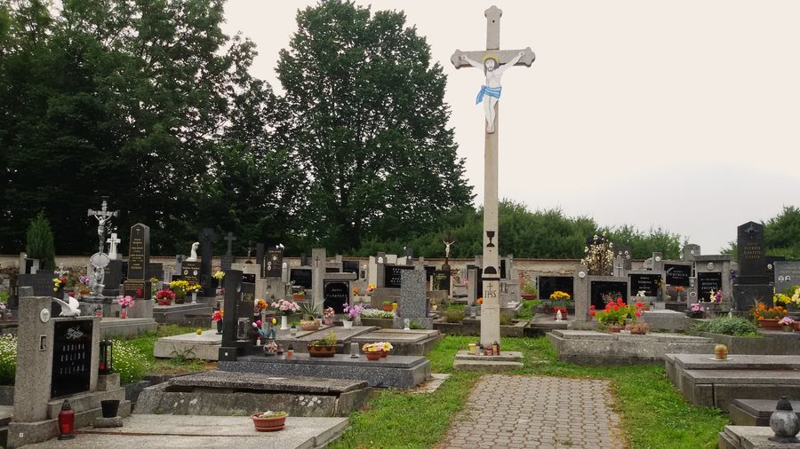 File:Hřbitov, Paračov (01).jpg