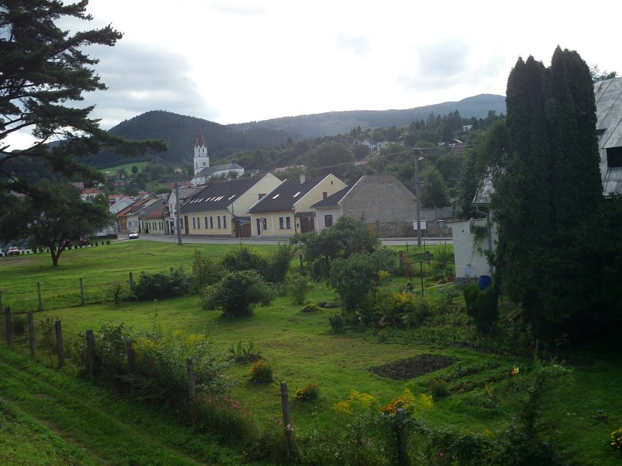 File:Gelnica from train.JPG