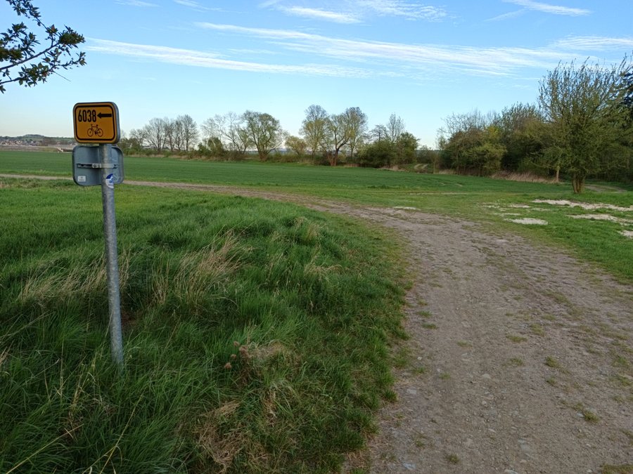 File:Cyklotrasa 6038, Věžky, okres Přerov, Olomoucký kraj 2026.jpg