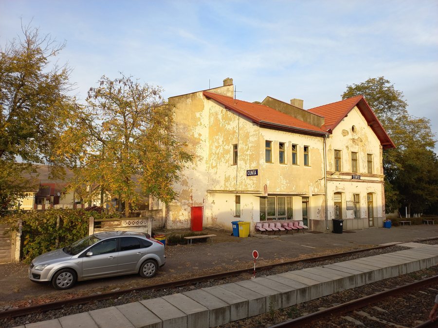 File:Gespreng (Șpring - Cunta)-railway station-01ASD.jpg