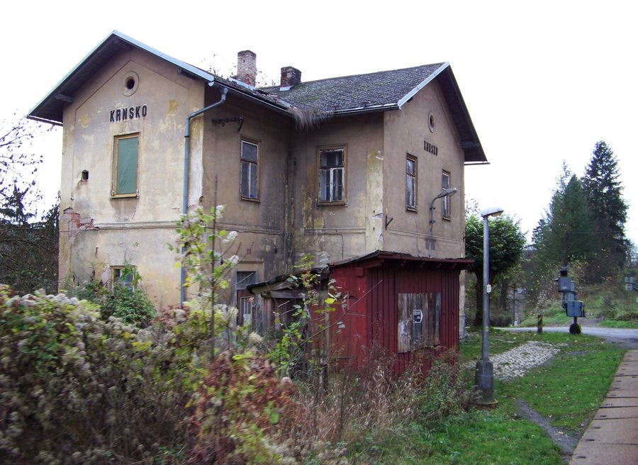 File:Krnsko, nádraží.jpg