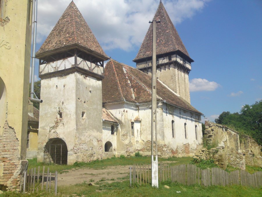 File:Kirchenburg Zied 01.jpg