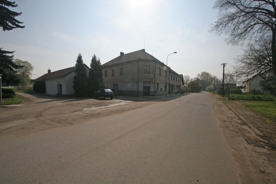 File:Barchov bývalá hospoda.JPG