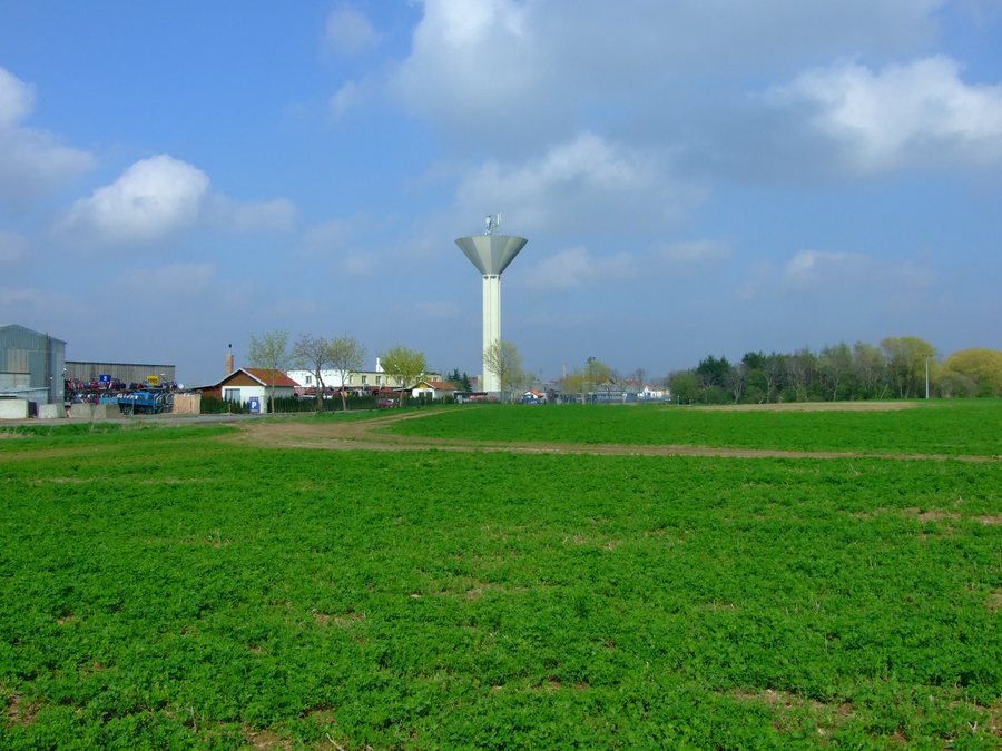 File:Zlatníky-Hodkovice, pohled na Hodkovice.JPG
