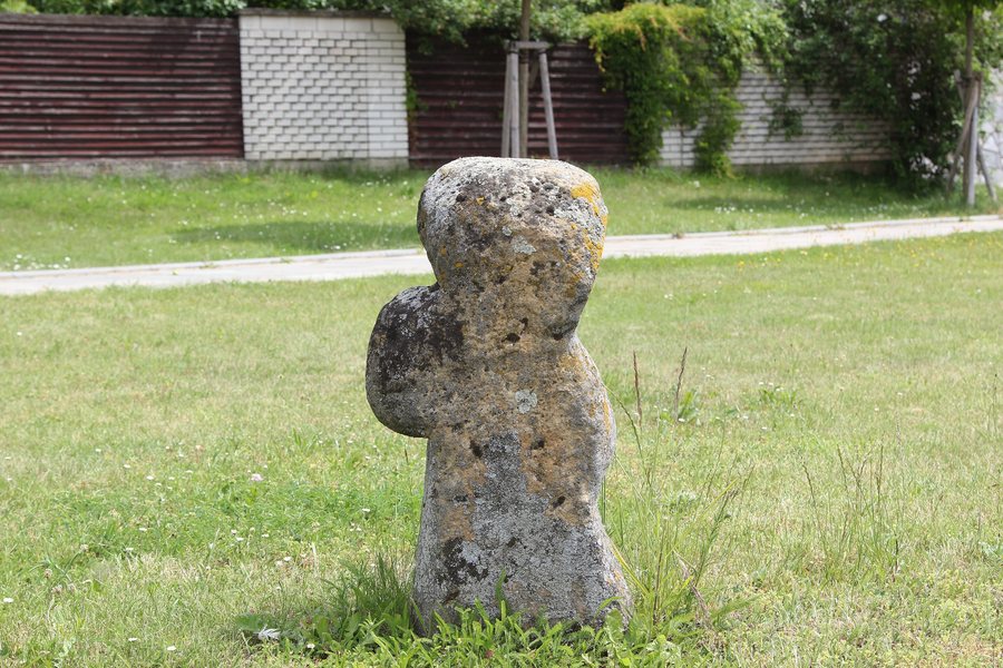 File:Dubicko stone cross 2015 P02.jpg