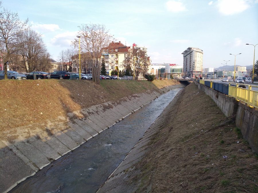 File:Tuzla - Jala River 3 (2019).jpg