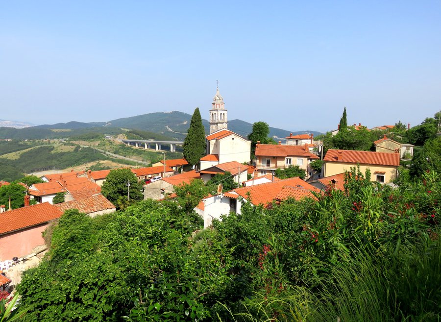 File:Crni Kal Slovenia.jpg