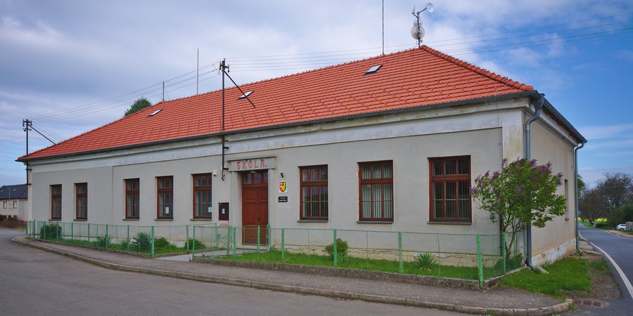 File:Obecní knihovna, Vitčice, okres Prostějov (02).jpg