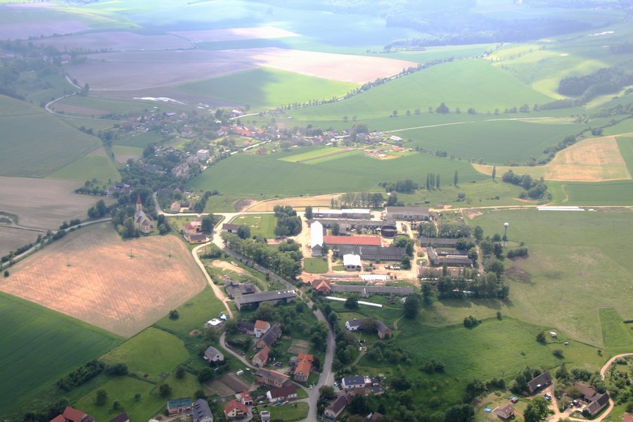 File:Zaloňov from air K 1.jpg