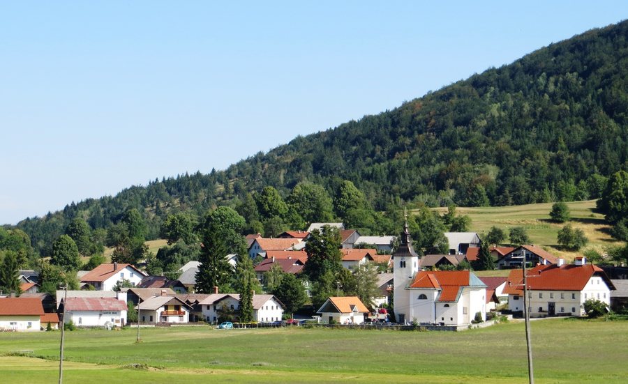 File:Rakitna Slovenia.JPG