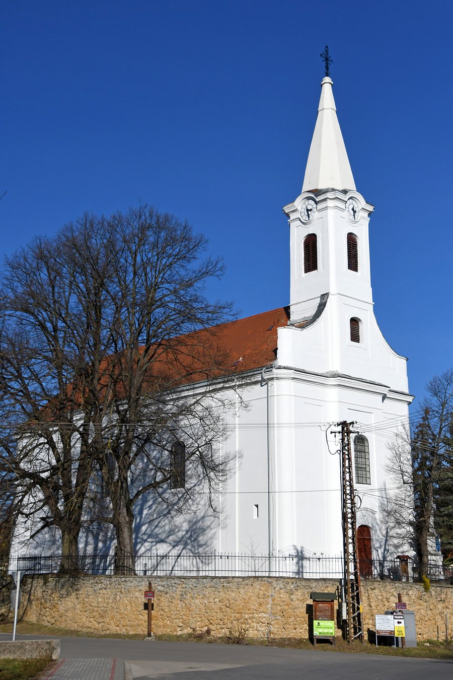 File:Kislőd, római katolikus templom 2021 01.jpg
