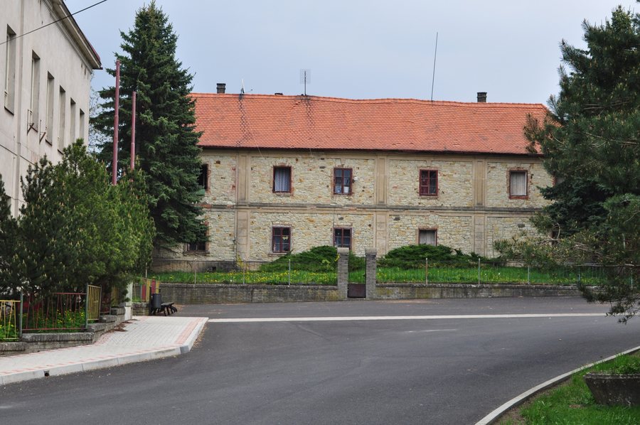 File:Vrbno nad Lesy - Fara.jpg
