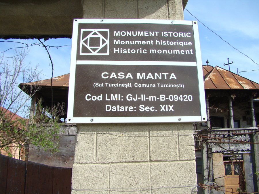 File:RO GJ Casa Manta din Turcinesti (1).jpg