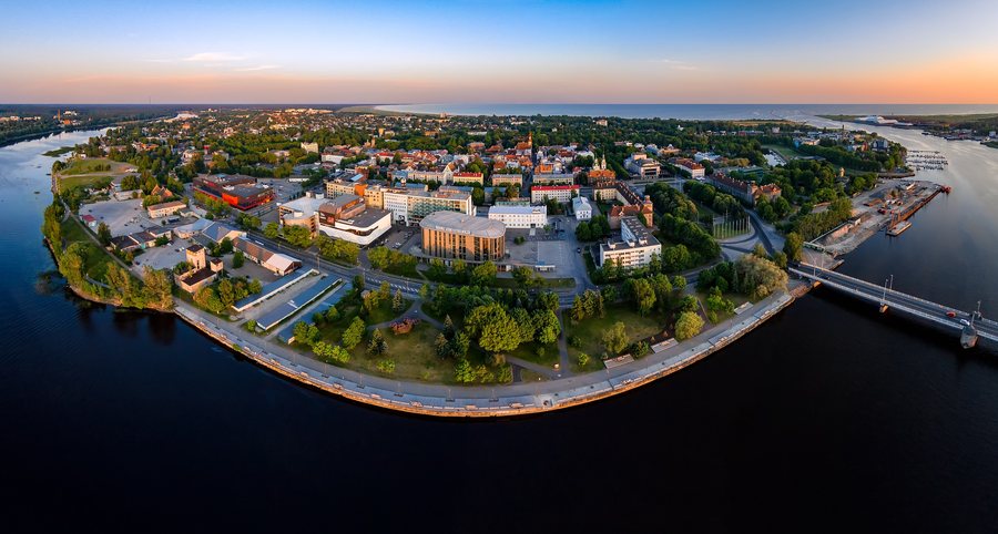 File:Pärnu kesklinn - Aerial photo of Pärnu in Estonia (2).jpg