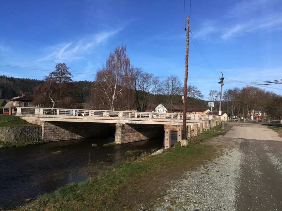 File:Velké Poříčí, most přes Metuji 2016 01.jpg
