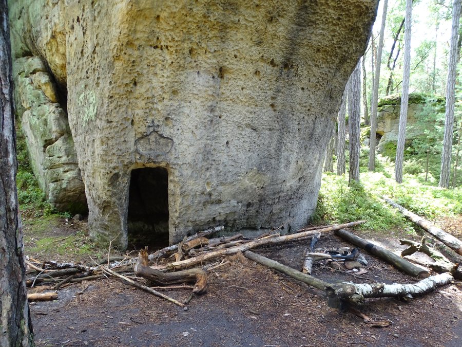 File:Liběchov, skalní sklep (02).jpg