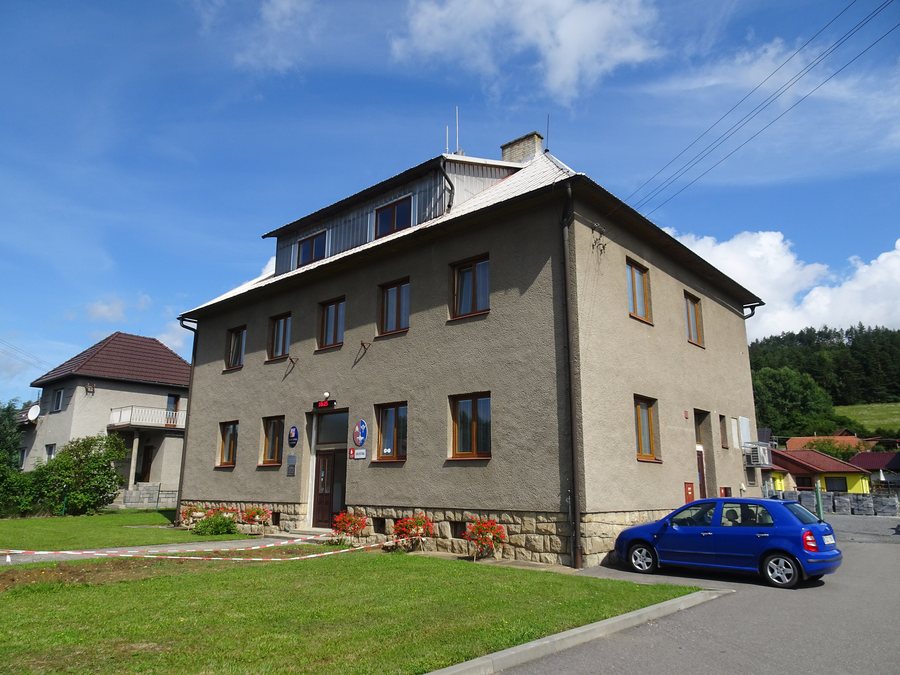 File:Mikulůvka, OÚ.jpg
