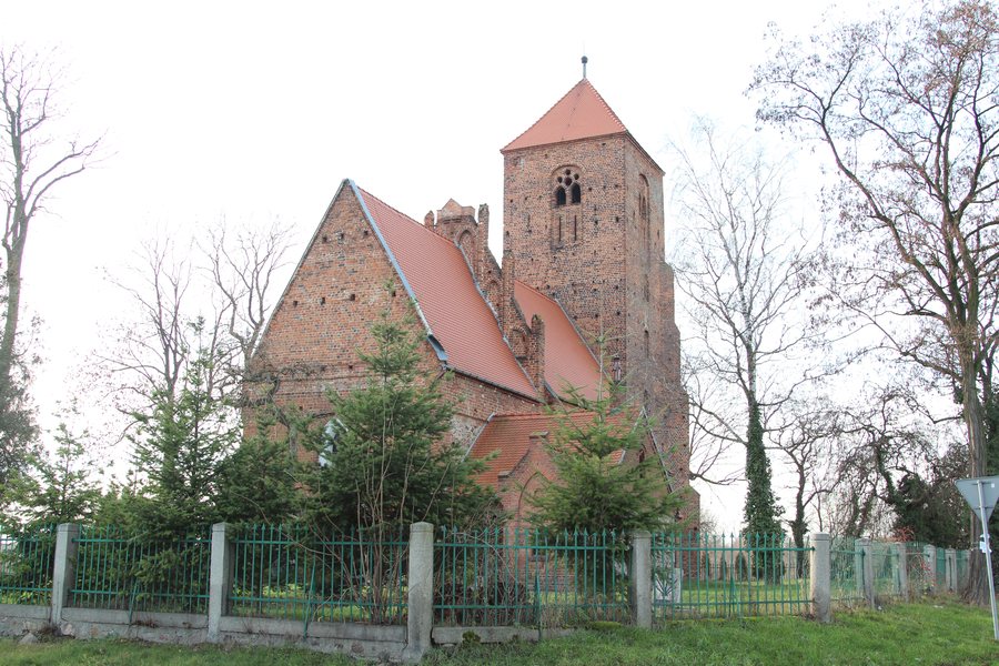 File:Glinka saint Martin church 2015 P02.JPG