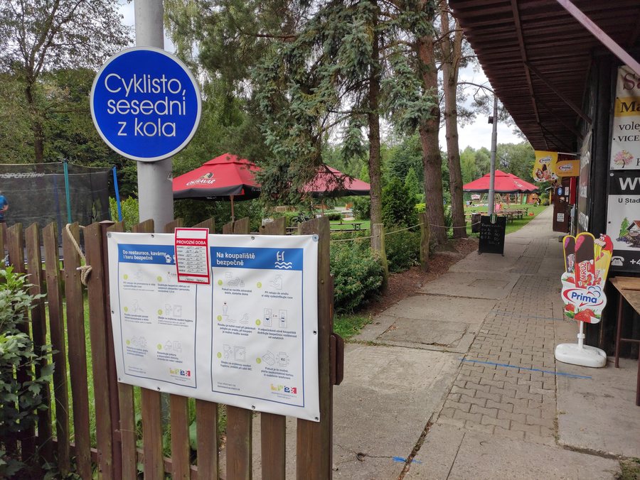 File:Darkovice, Hlučinsko, koupaliště.jpg