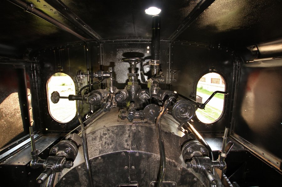 File:ČKD NarrowGauge Vígľaš cab.jpg