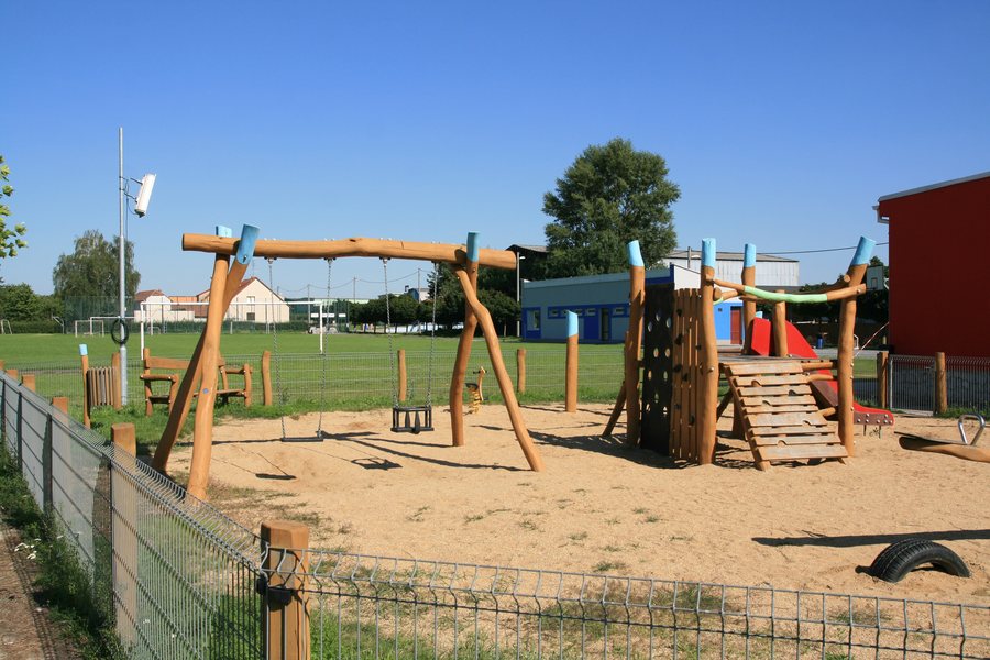 File:Sivice, dětské hřiště (2770).jpg