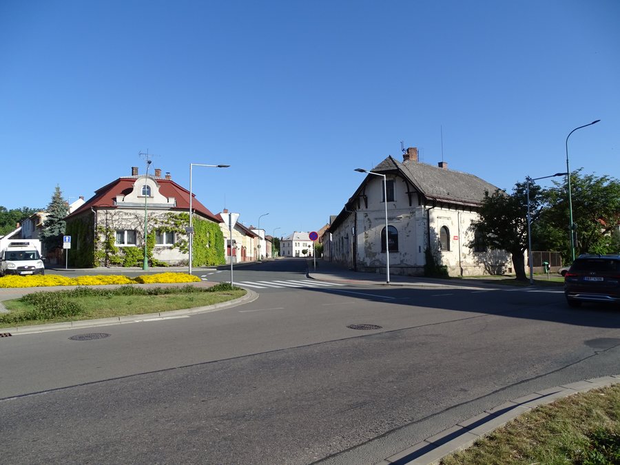 File:Chlumec nad Cidlinou, Havlíčkova, z Kozelkovy.jpg