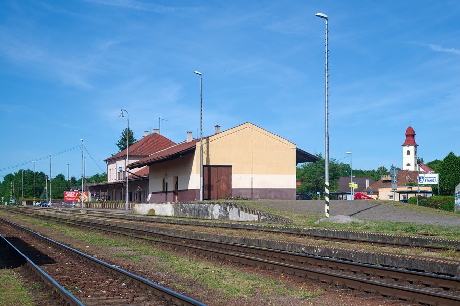 File:Nováky station.jpg