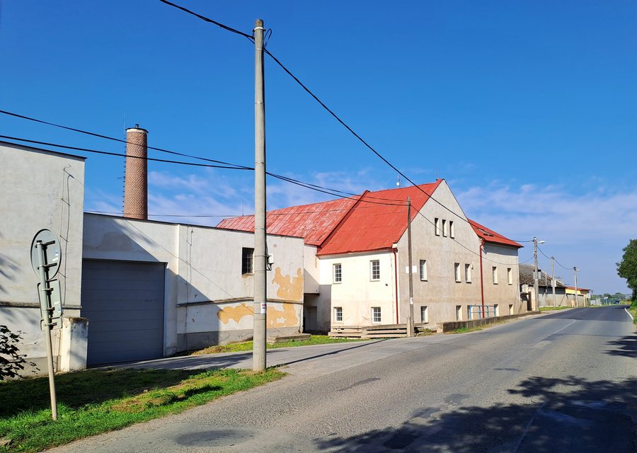 File:Červený mlýn (Tišice) 2023-09-27.jpg