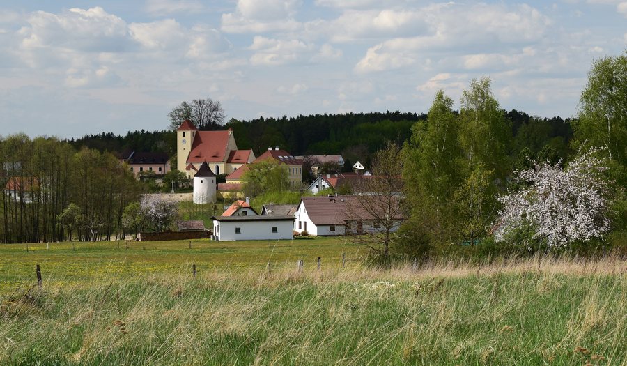 File:Žumberk (Žár) 01.jpg