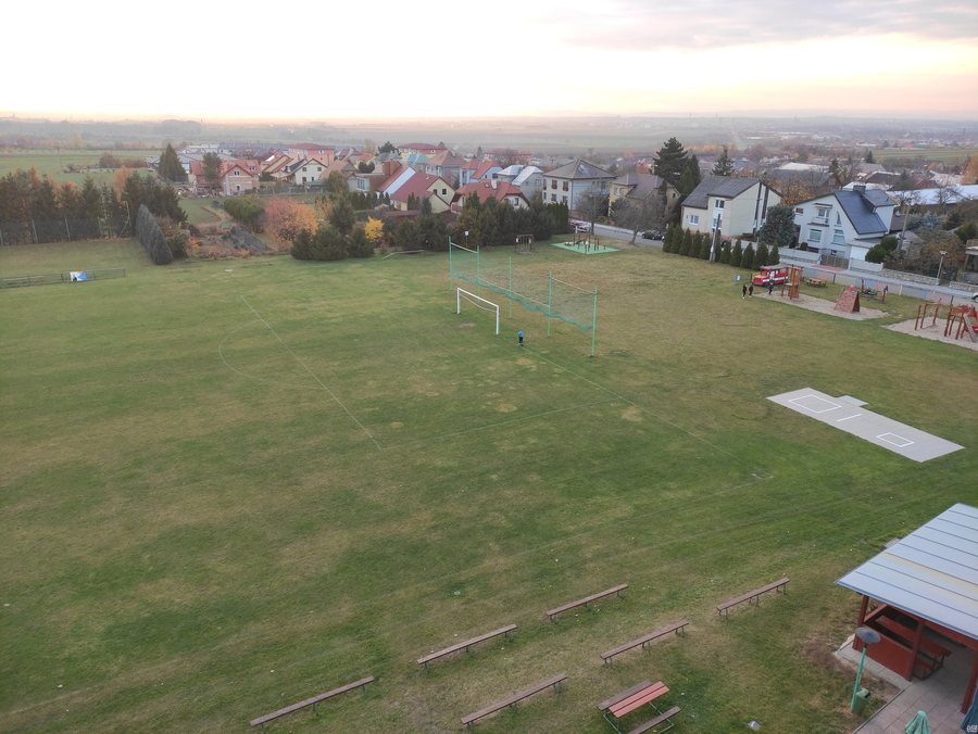 File:Fotbalové hřiště, výhled z Rozhledny Božka, Přáslavice.jpg